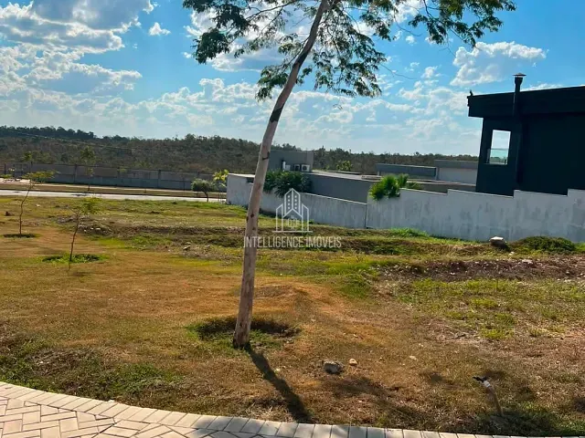 Terreno com 666m², à venda, no bairro Parque Amperco em Cuiabá