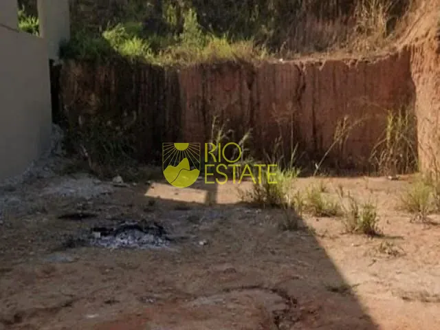 Terreno com 302m², à venda, no bairro Santa Maria II em Barra Mansa