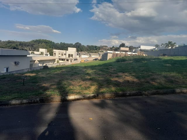 Terreno com 750m², à venda, no bairro Observatório em Vinhedo