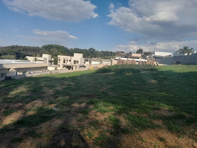 Terreno com 750m², à venda, no bairro Observatório em Vinhedo