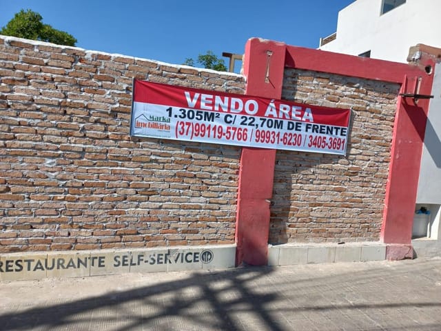 Terreno com 1305m², à venda, no bairro Centro em Arcos