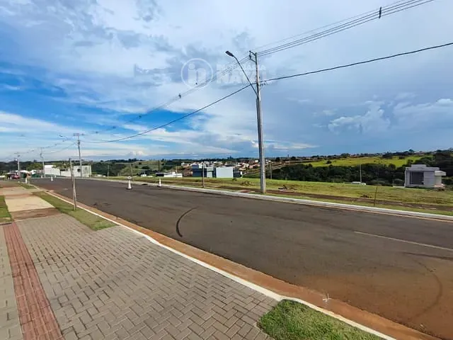 Terreno com 254m², à venda, no bairro Gleba Simon Frazer em Londrina