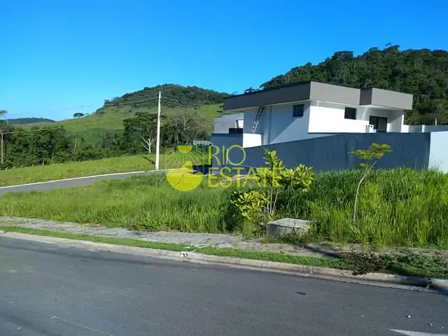 Terreno com 292m², à venda, no bairro Centro em Pinheiral