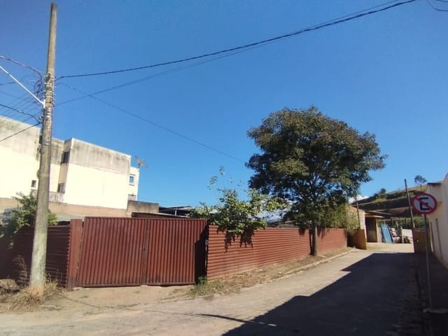 Terreno com 728m², à venda, no bairro Centro em Cambuí