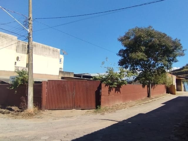 Terreno com 728m², à venda, no bairro Centro em Cambuí
