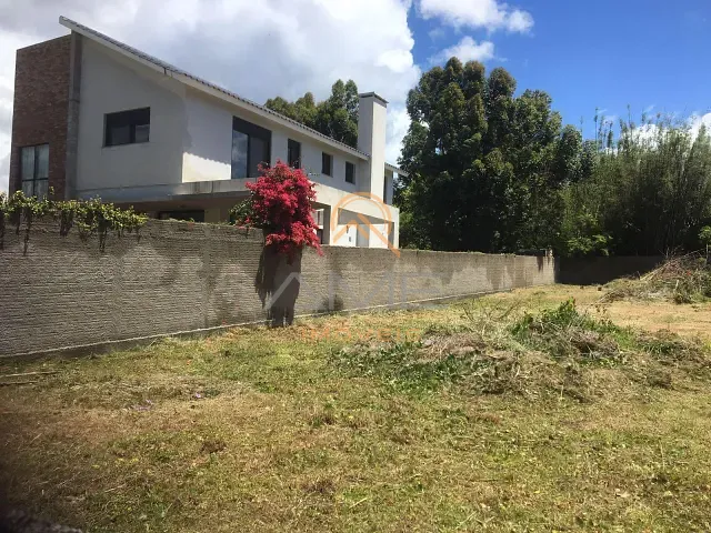 Terreno com 658m², à venda, no bairro Laranjal em Pelotas