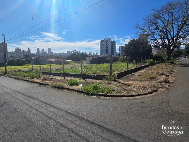 Terreno com 840m², à venda, no bairro Jardim Aclimação em Maringá