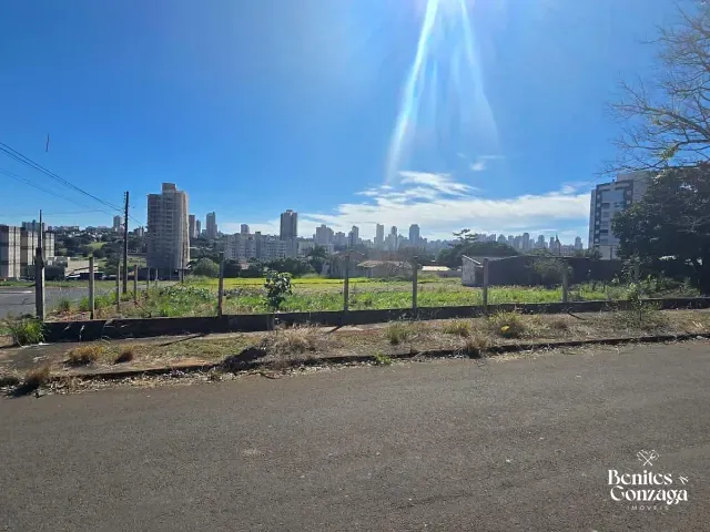 Terreno com 840m², à venda, no bairro Jardim Aclimação em Maringá