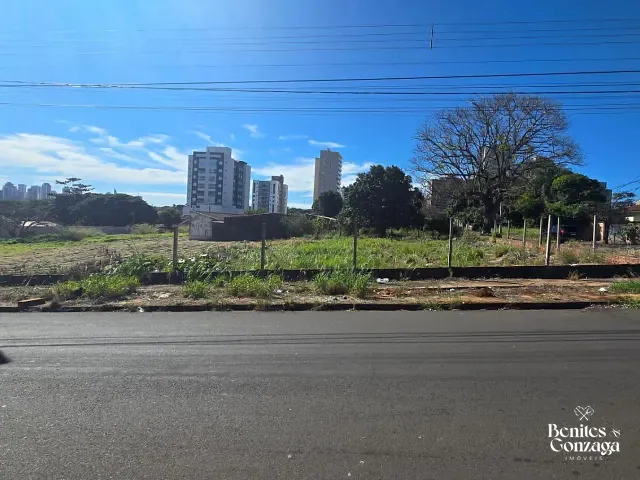 Terreno com 840m², à venda, no bairro Jardim Aclimação em Maringá