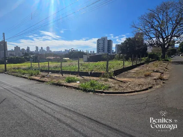 Terreno com 840m², à venda, no bairro Jardim Aclimação em Maringá