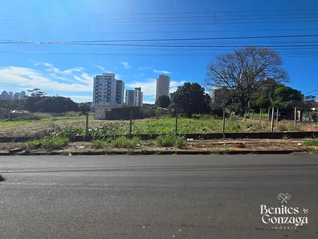 Terreno com 840m², à venda, no bairro Jardim Aclimação em Maringá