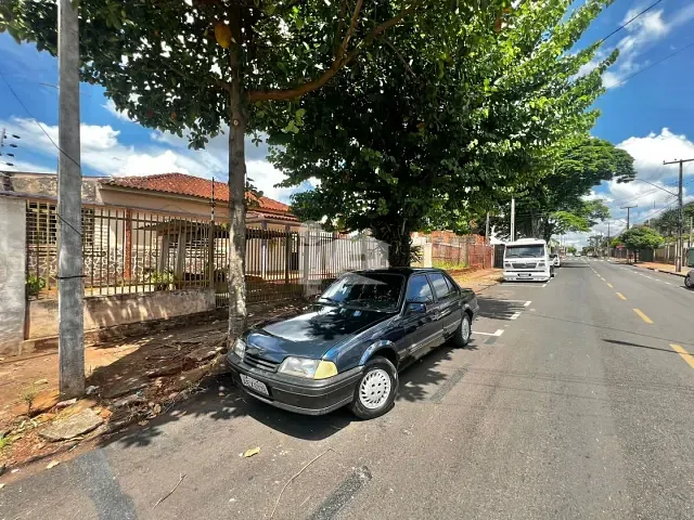 Terreno com 600m², à venda, no bairro Centro em Rolândia