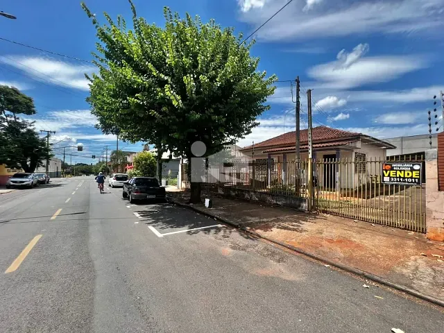 Terreno com 600m², à venda, no bairro Centro em Rolândia
