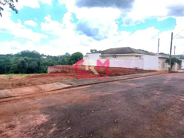 Terreno com 663m², à venda, no bairro Portal Itamaracá em Taquaritinga