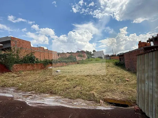 Terreno com 310m², à venda, no bairro Jardim Nobre em Rolândia