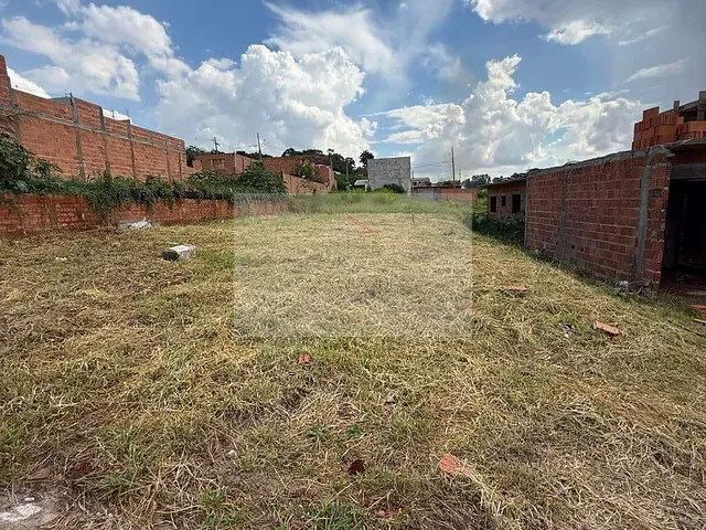 Terreno com 310m², à venda, no bairro Jardim Nobre em Rolândia