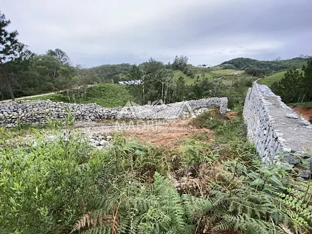 Terreno com 692m², à venda, no bairro São Sebastião em Palhoça