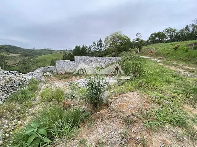 Terreno com 692m², à venda, no bairro São Sebastião em Palhoça