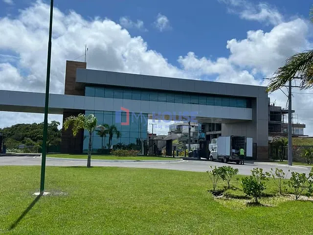 Terreno com 450m², à venda, no bairro Nossa Senhora da Vitória em Ilhéus