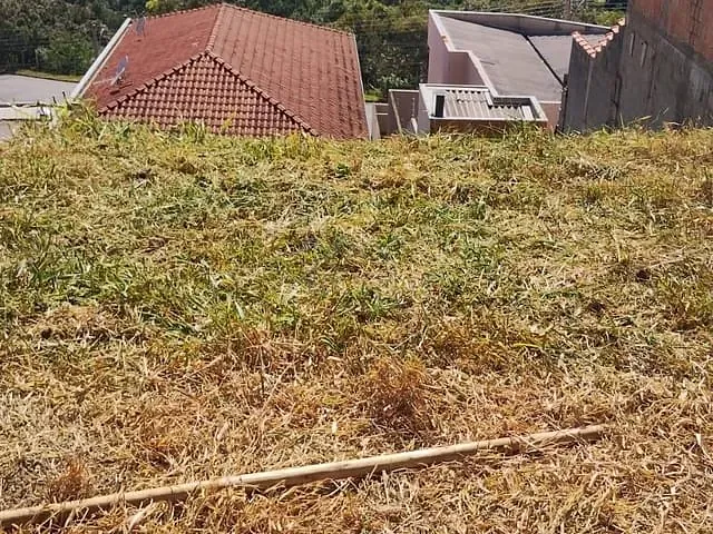 Terreno com 250m², à venda, no bairro Jardim Bandeirantes em Poços de Caldas