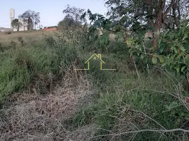 Terreno com 270m², à venda, no bairro Loteamento Primavera  em Muzambinho
