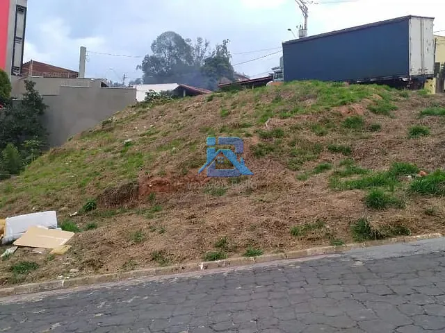 Terreno com 473m², à venda, no bairro Jardim Palladino em Itatiba