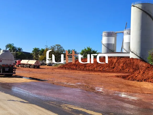Terreno com 1110m², à venda, no bairro Setor Comercial em Senador Canedo