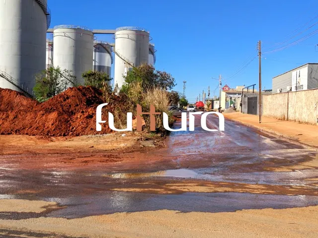 Terreno com 1110m², à venda, no bairro Setor Comercial em Senador Canedo