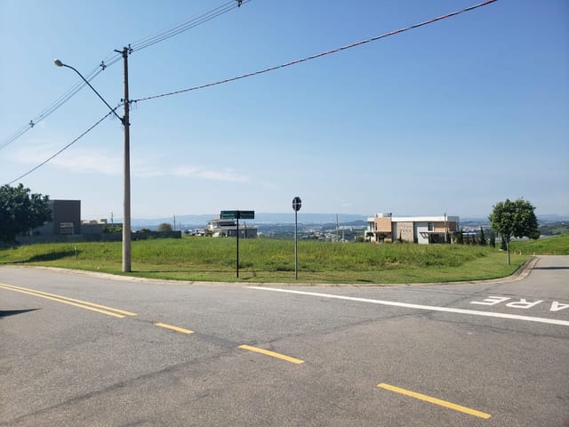 Terreno com 992m², à venda, no bairro Monte Alegre em Vinhedo
