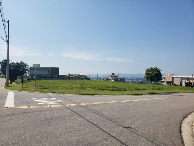 Terreno com 992m², à venda, no bairro Monte Alegre em Vinhedo