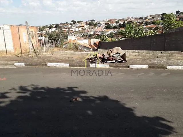 Terreno com 250m², à venda, no bairro Moradia do Sol em Guaxupé