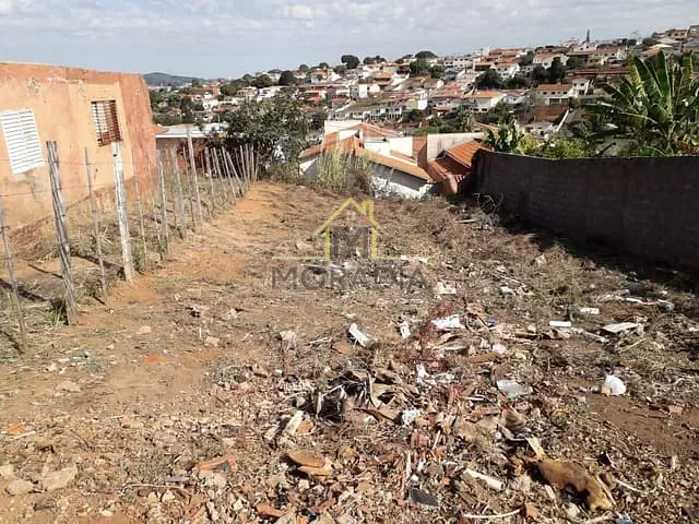 Terreno com 250m², à venda, no bairro Moradia do Sol em Guaxupé