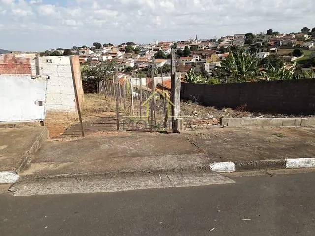 Terreno com 250m², à venda, no bairro Moradia do Sol em Guaxupé