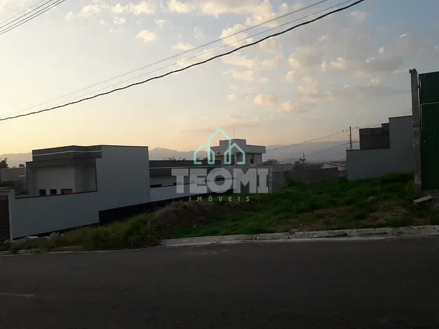 Terreno com 150m², à venda, no bairro Vila Areao em Taubaté