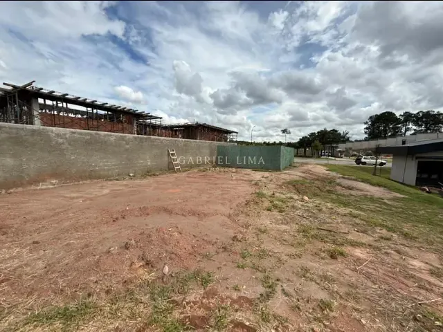 Terreno com 445m², à venda, no bairro Corrupira em Jundiaí