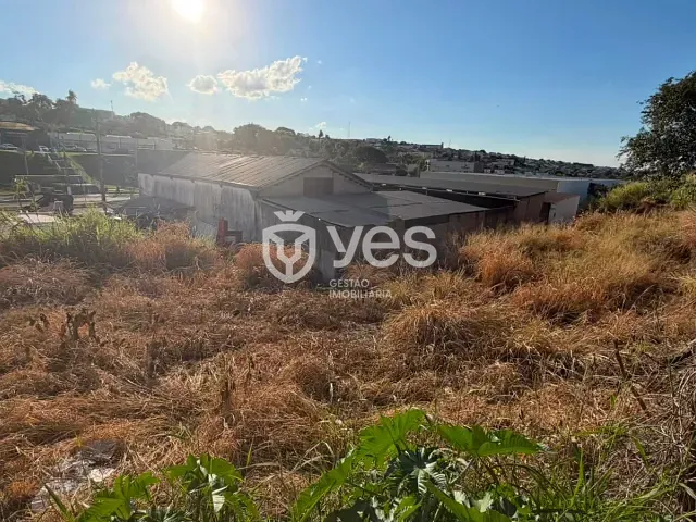 Terreno com 997m², à venda, no bairro São Cristóvão em Araxá