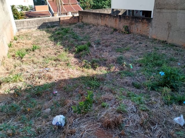 Terreno com 342m², à venda, no bairro Vila Santa Adelia em São João da Boa Vista