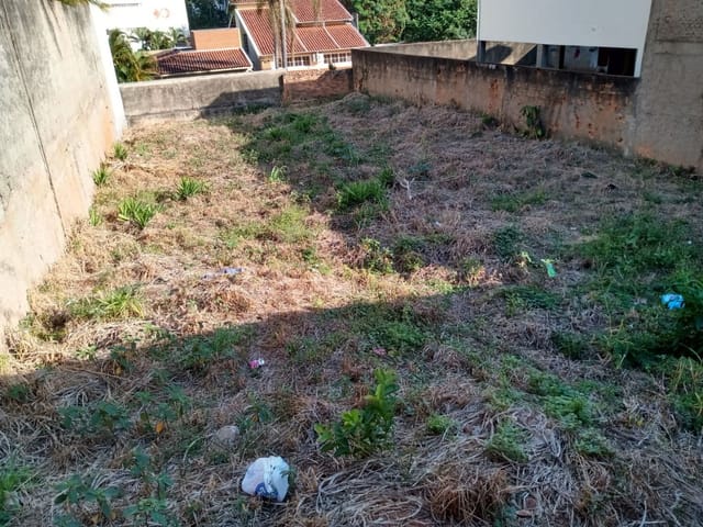 Terreno com 342m², à venda, no bairro Vila Santa Adelia em São João da Boa Vista