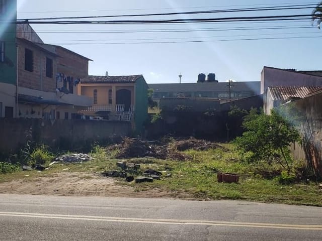 Terreno com 306m², à venda, no bairro Granja dos Cavaleiros em Macaé