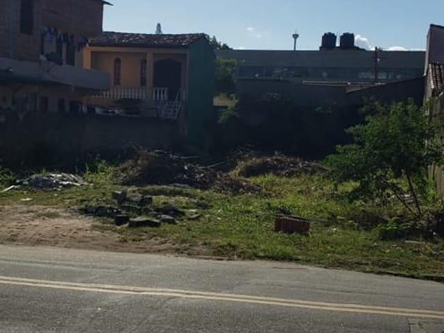 Terreno com 306m², à venda, no bairro Granja dos Cavaleiros em Macaé