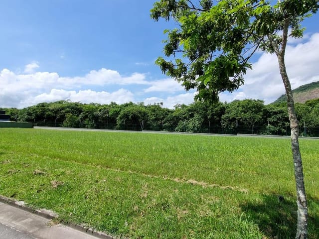 Terreno com 360m², à venda, no bairro Inoã (Inoã) em Maricá