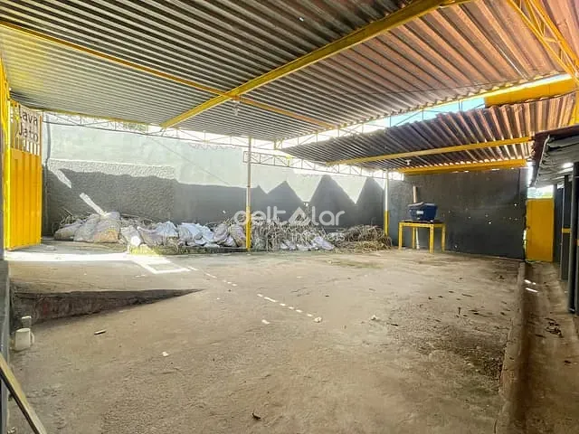 Terreno com 323m², à venda, no bairro Planalto em Belo Horizonte