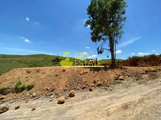 Terreno com 1132m², à venda, no bairro Santa Clara em Barra Mansa