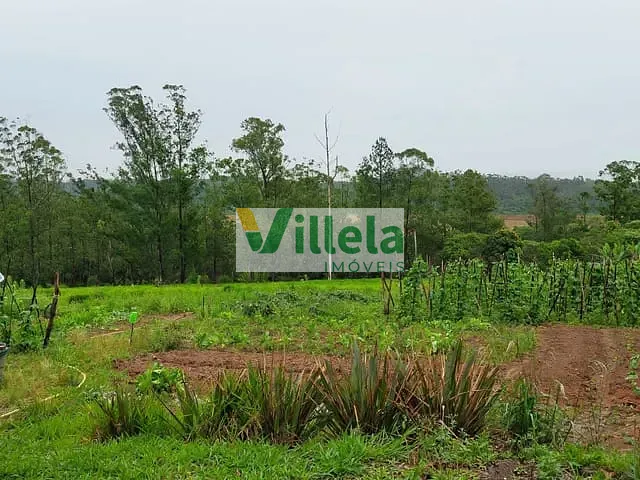 Sítio com 46000m² 3 quartos e 2 banheiros, à venda, no bairro Quatinga em Mogi das Cruzes