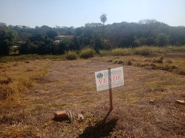 Terreno com 460m², à venda, no bairro Jardim dos Ipês III em São João da Boa Vista