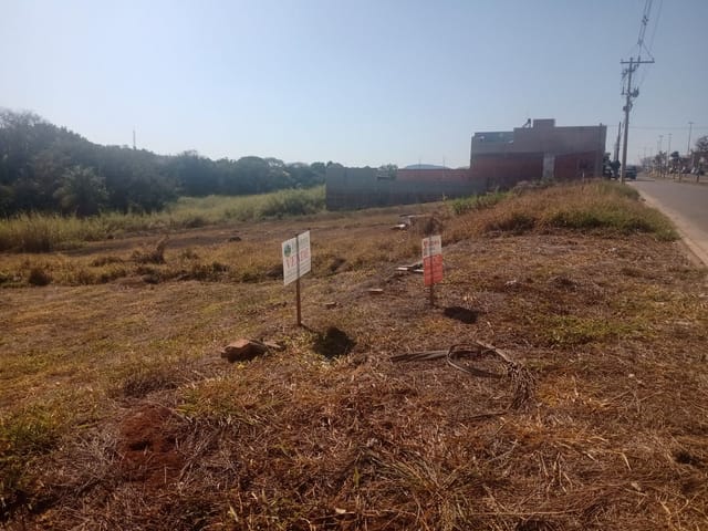 Terreno com 460m², à venda, no bairro Jardim dos Ipês III em São João da Boa Vista