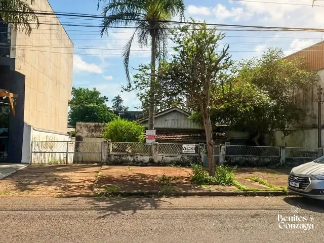 Terreno com 480m², à venda, no bairro Zona 06 em Maringá