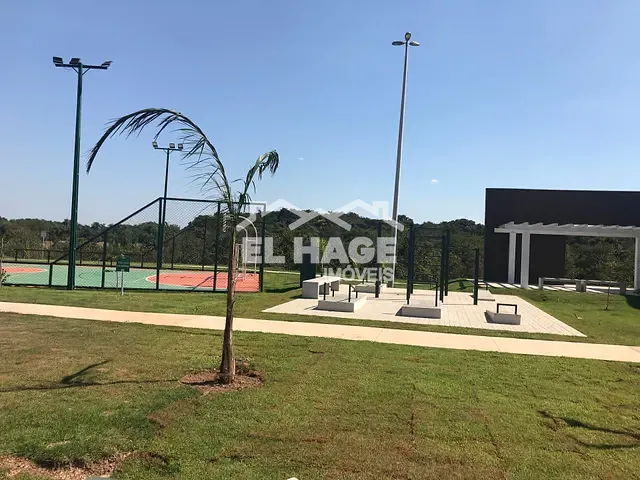 Terreno com 300m², à venda, no bairro Parque Universitário em Cuiabá