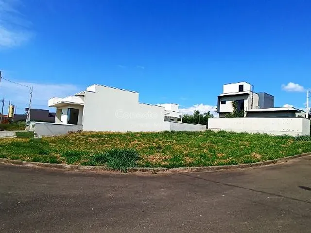 Terreno com 307m², à venda, no bairro Resedás em Holambra