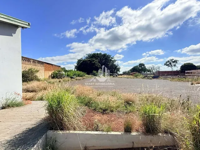 Terreno com 3000m², para alugar, no bairro Distrito Industrial Décio Cezarino em Pederneiras